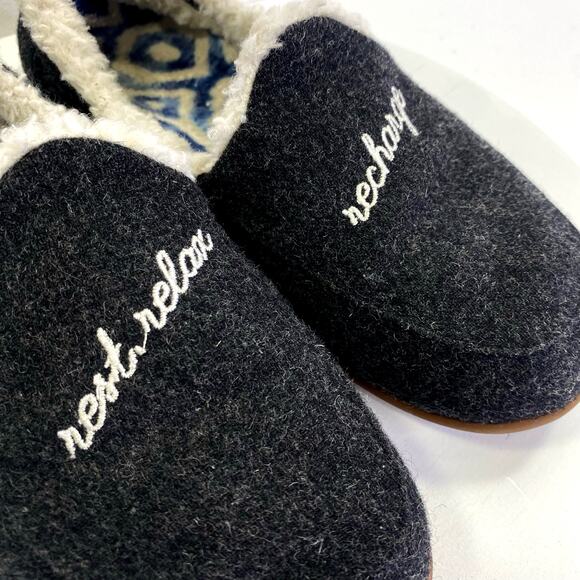 Spenco Footware Dreamy Slipper Classic Rest, Relax, Recharge Gray Women's Sz 7B - Picture 2 of 12